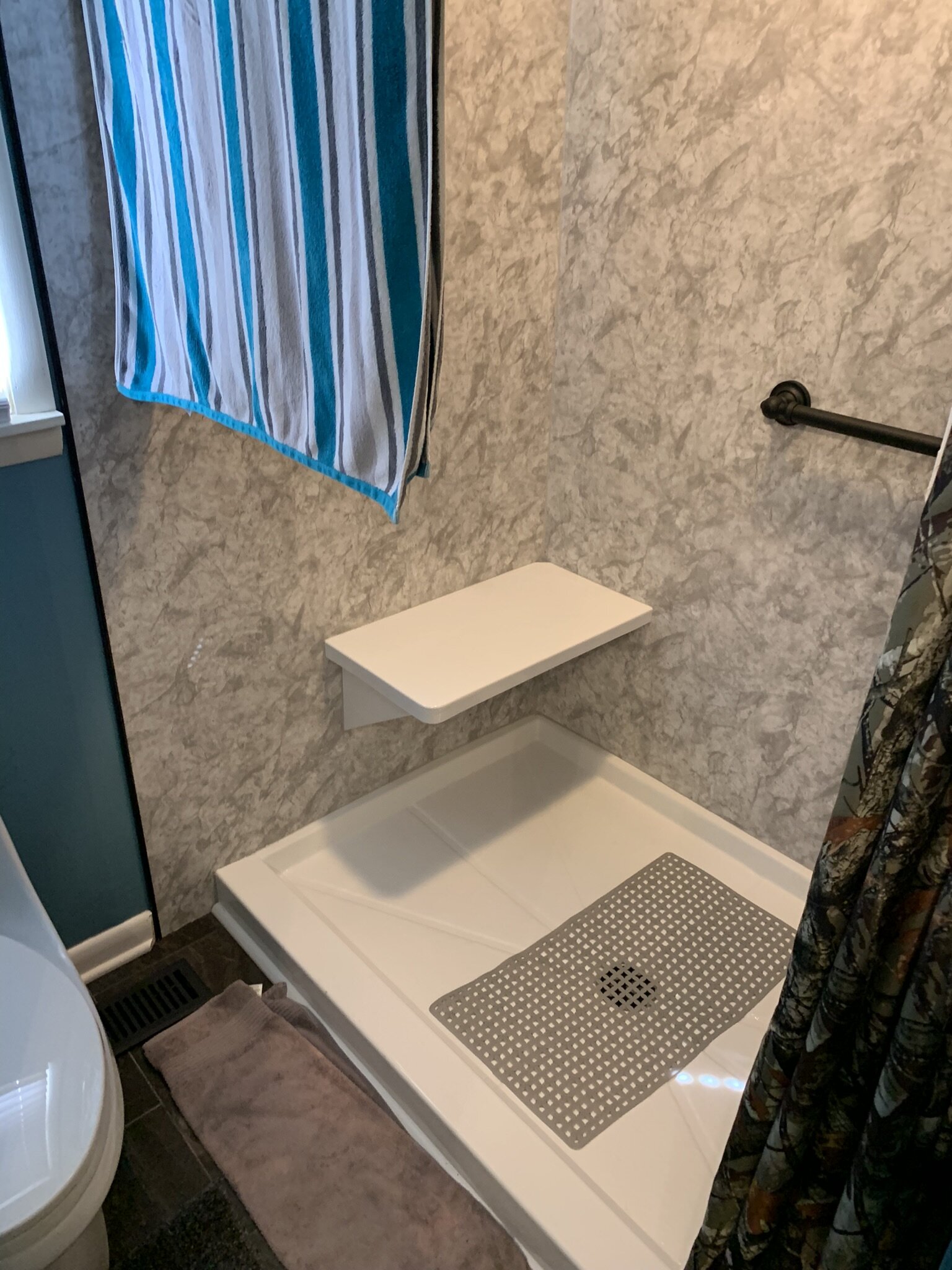 New shower with seat